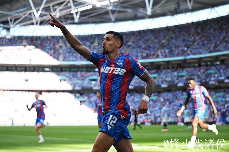 恐怖4人组冲水晶宫后防!数据示曼城赢紧咬枪手