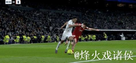 神锋59球追平C罗纪录,率队三连胜距榜首仅1分 神锋59球追平C罗纪录,率队三连胜距榜首仅1分